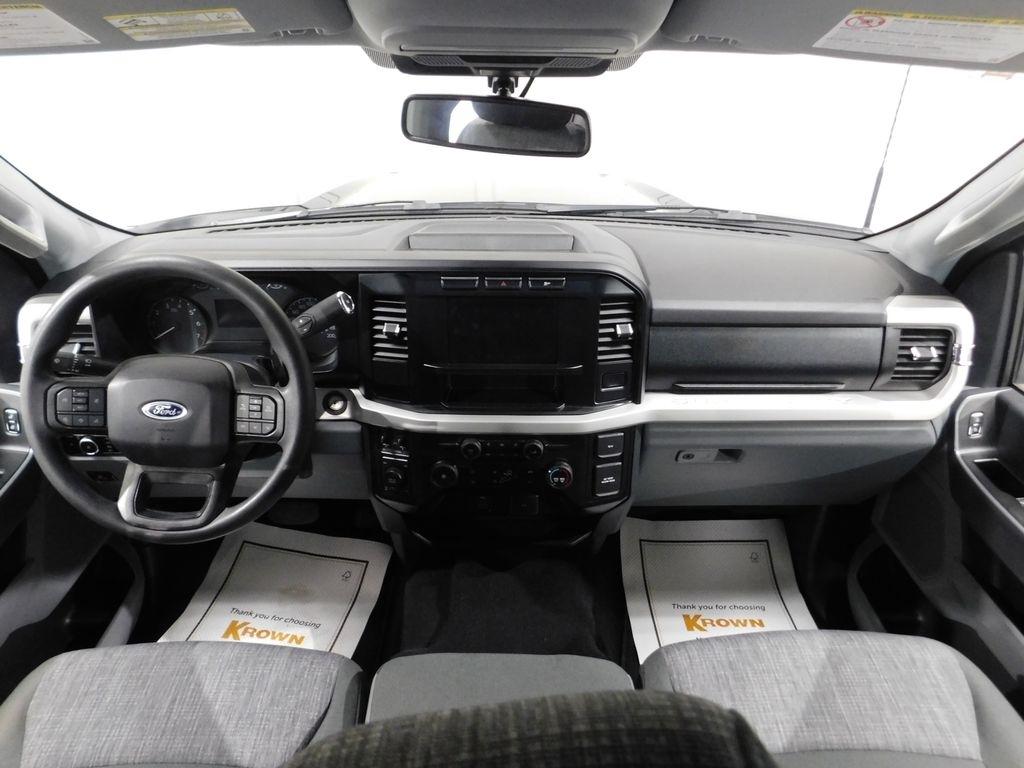 Ford F-250 SD XLT Crew Cab 4WD 2023