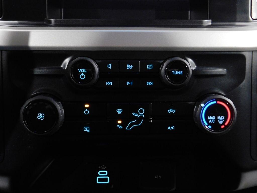 Ford F-250 SD XLT Crew Cab 4WD 2023