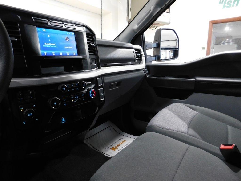 Ford F-250 SD XLT Crew Cab 4WD 2023