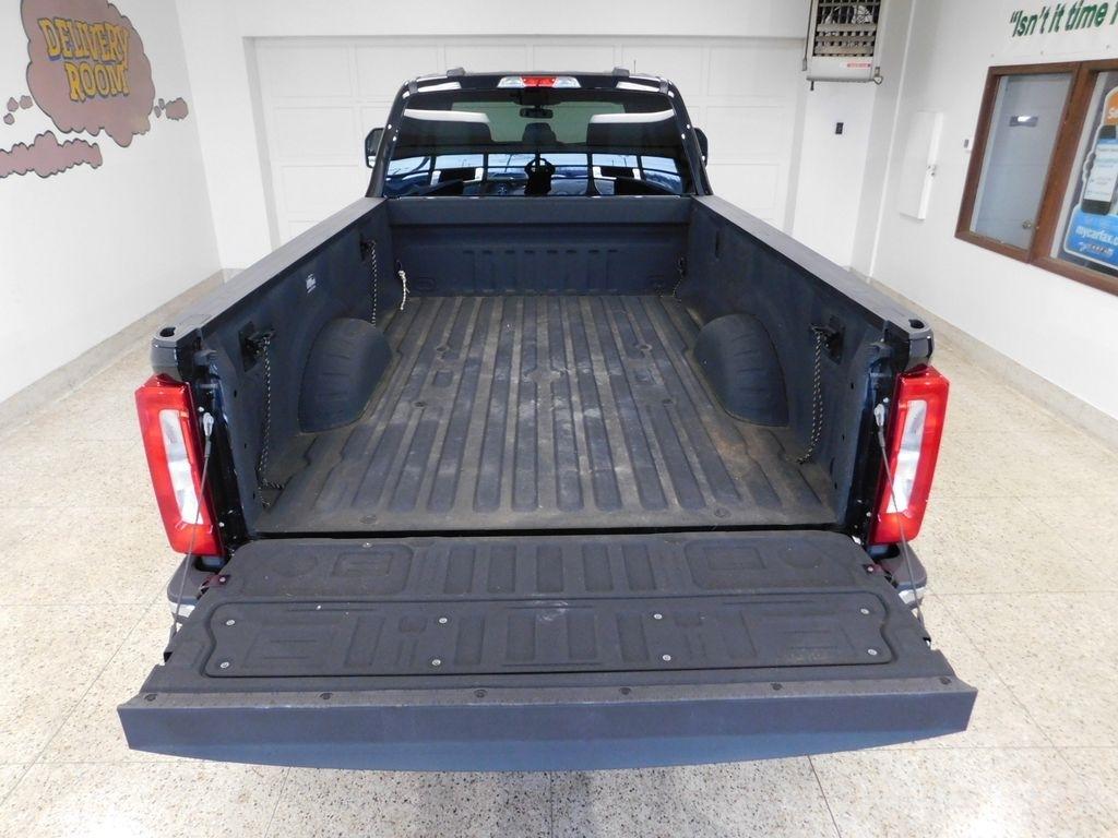 Ford F-250 SD XLT Crew Cab 4WD 2023