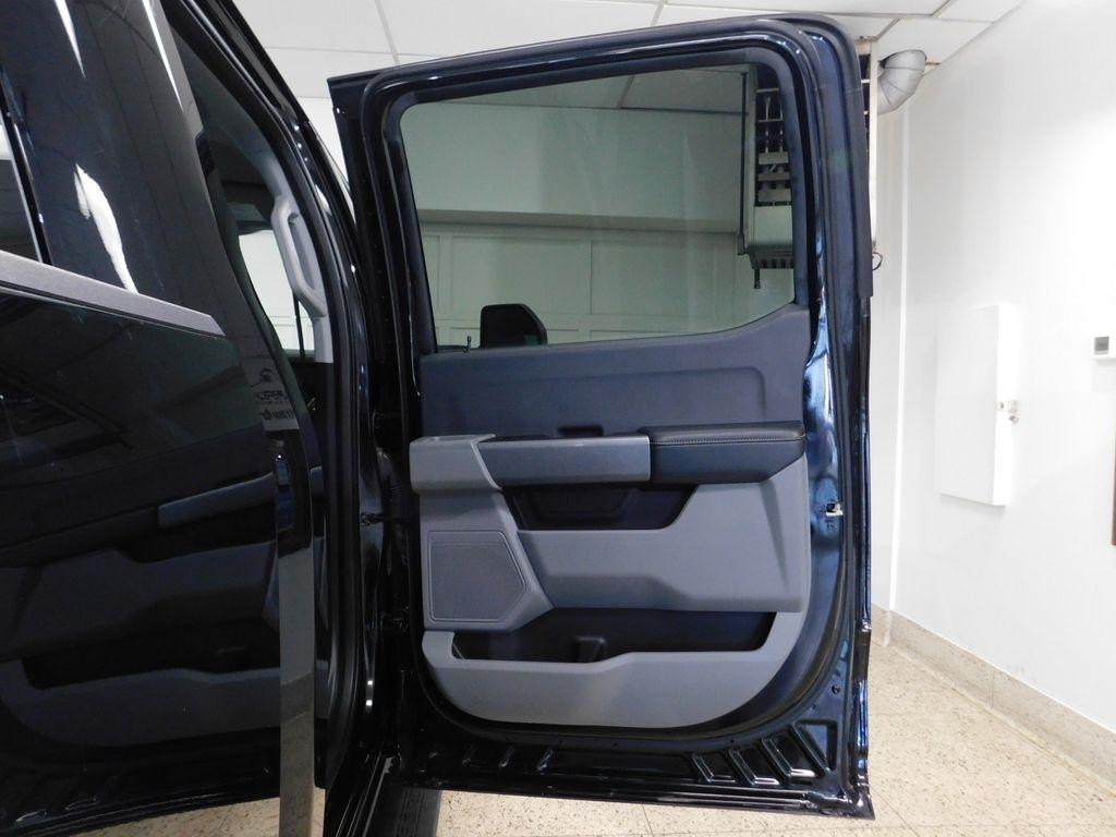 Ford F-250 SD XLT Crew Cab 4WD 2023