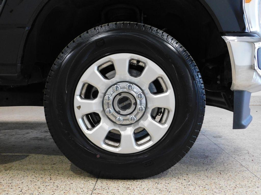 Ford F-250 SD XLT Crew Cab 4WD 2023