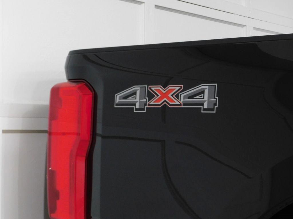 Ford F-250 SD XLT Crew Cab 4WD 2023