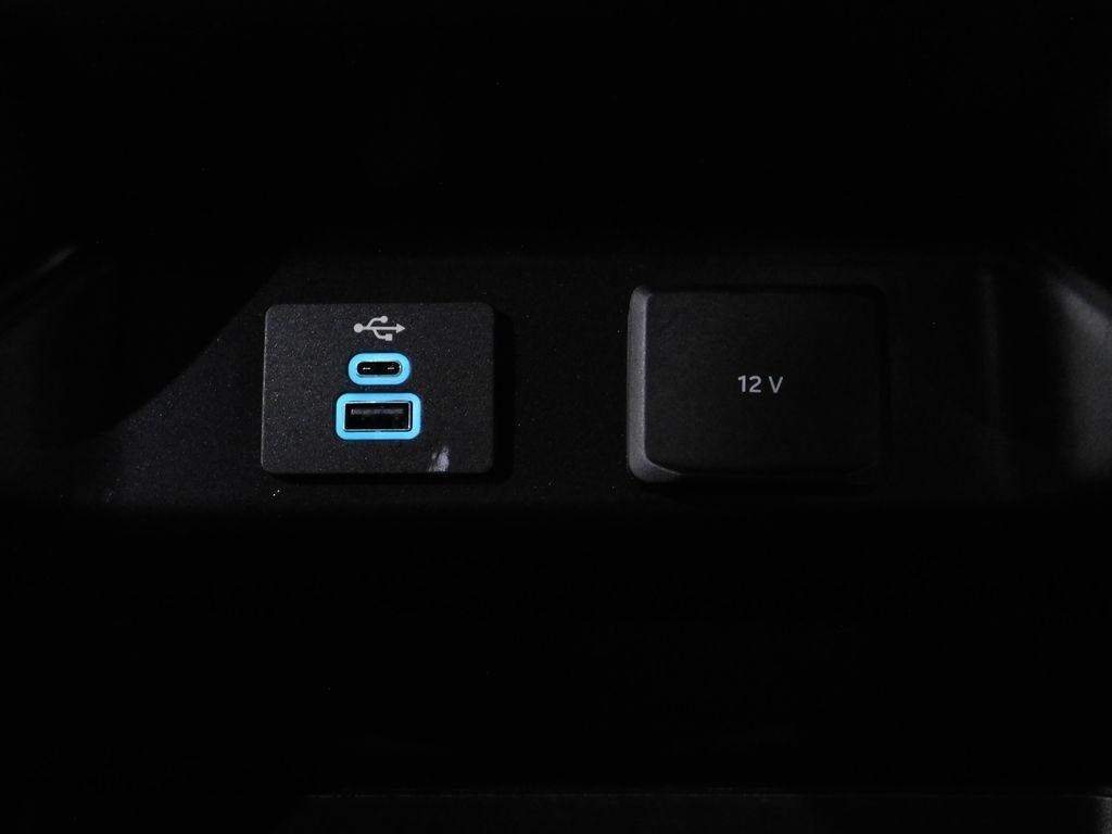 Ford F-250 SD XLT Crew Cab 4WD 2023