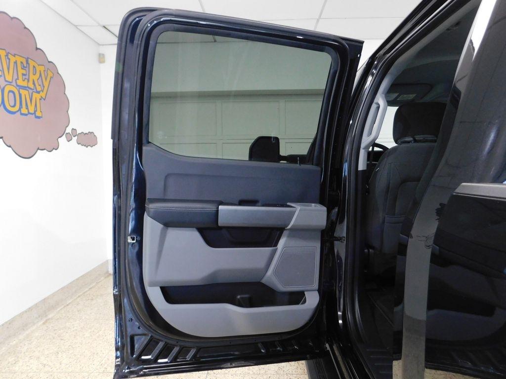 Ford F-250 SD XLT Crew Cab 4WD 2023