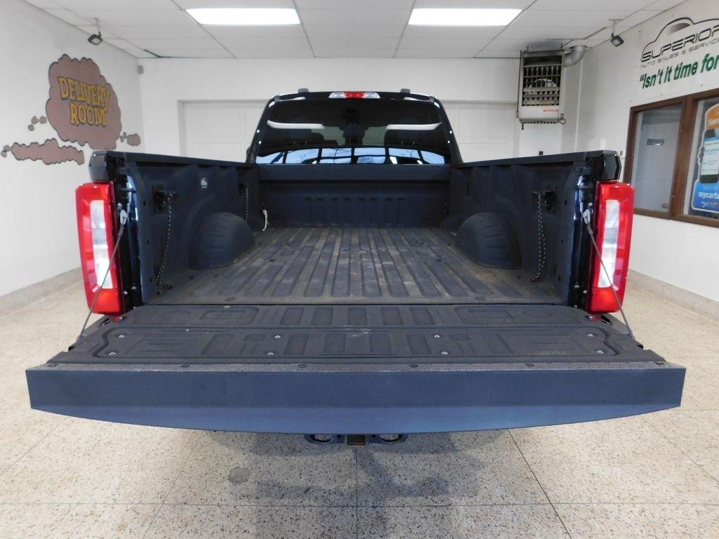 Ford F-250 SD XLT Crew Cab 4WD 2023