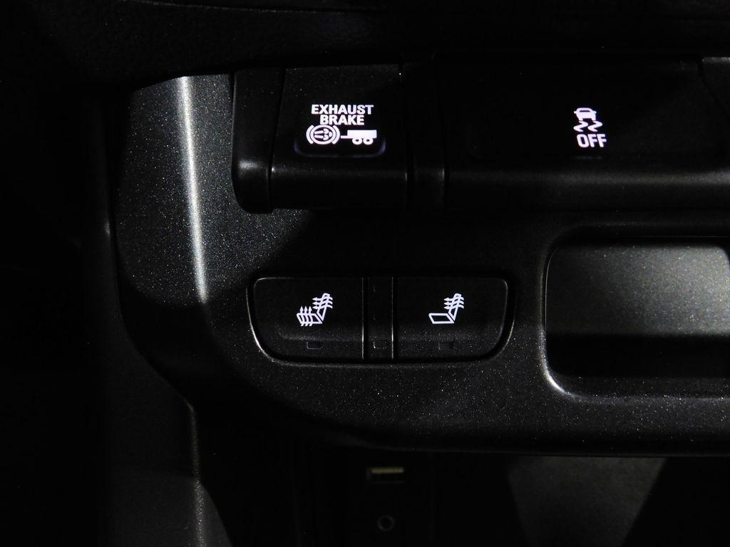 GMC Canyon SLE Crew Cab 4WD Long Box 2016