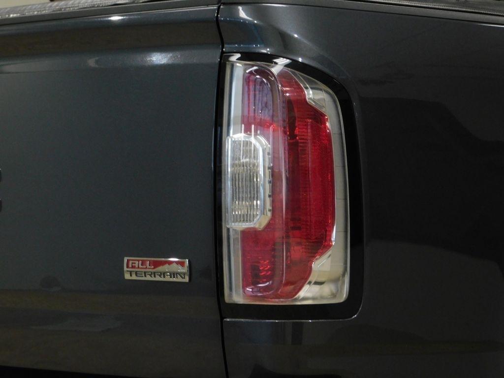 GMC Canyon SLE Crew Cab 4WD Long Box 2016