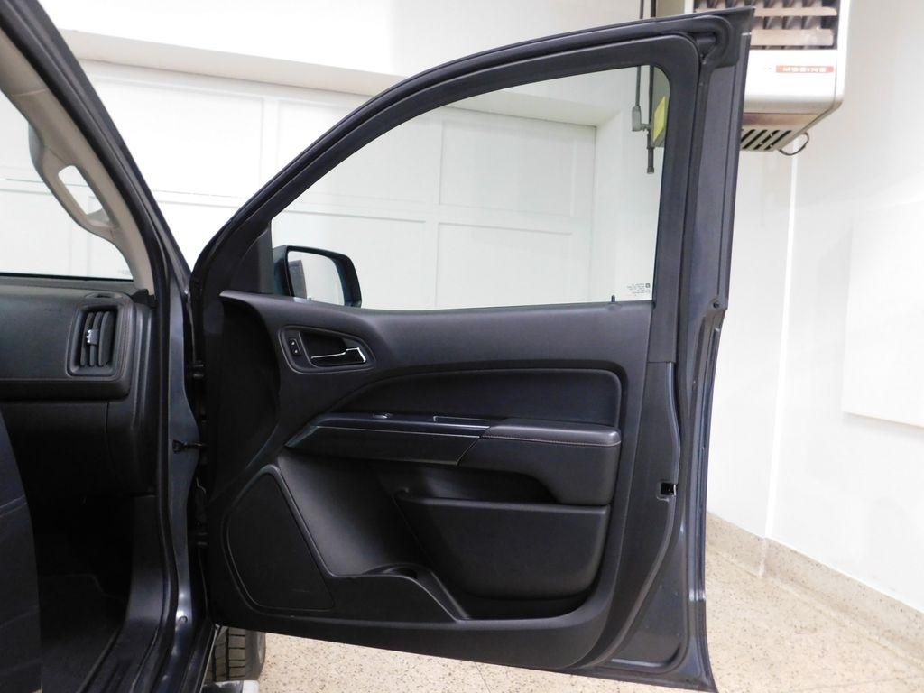 GMC Canyon SLE Crew Cab 4WD Long Box 2016