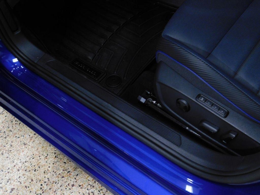 Volkswagen Golf R Black Edition 2025