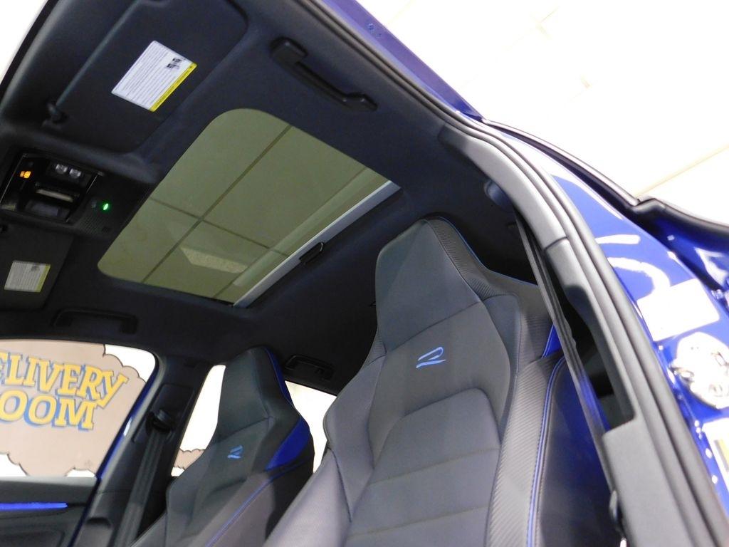 Volkswagen Golf R Black Edition 2025