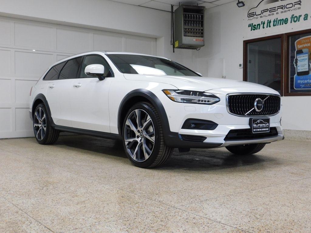 Volvo V90 Cross Country B6 Ultra 2026