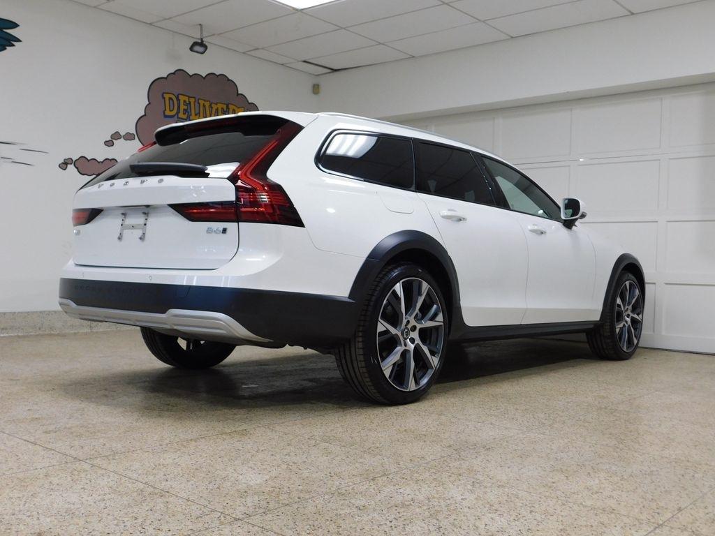 Volvo V90 Cross Country B6 Ultra 2026