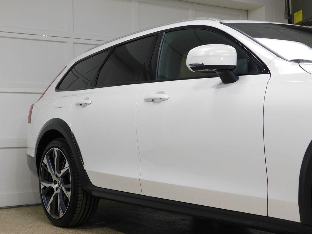 Volvo V90 Cross Country B6 Ultra 2026