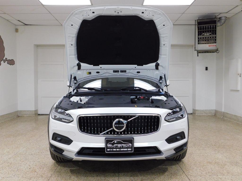 Volvo V90 Cross Country B6 Ultra 2026