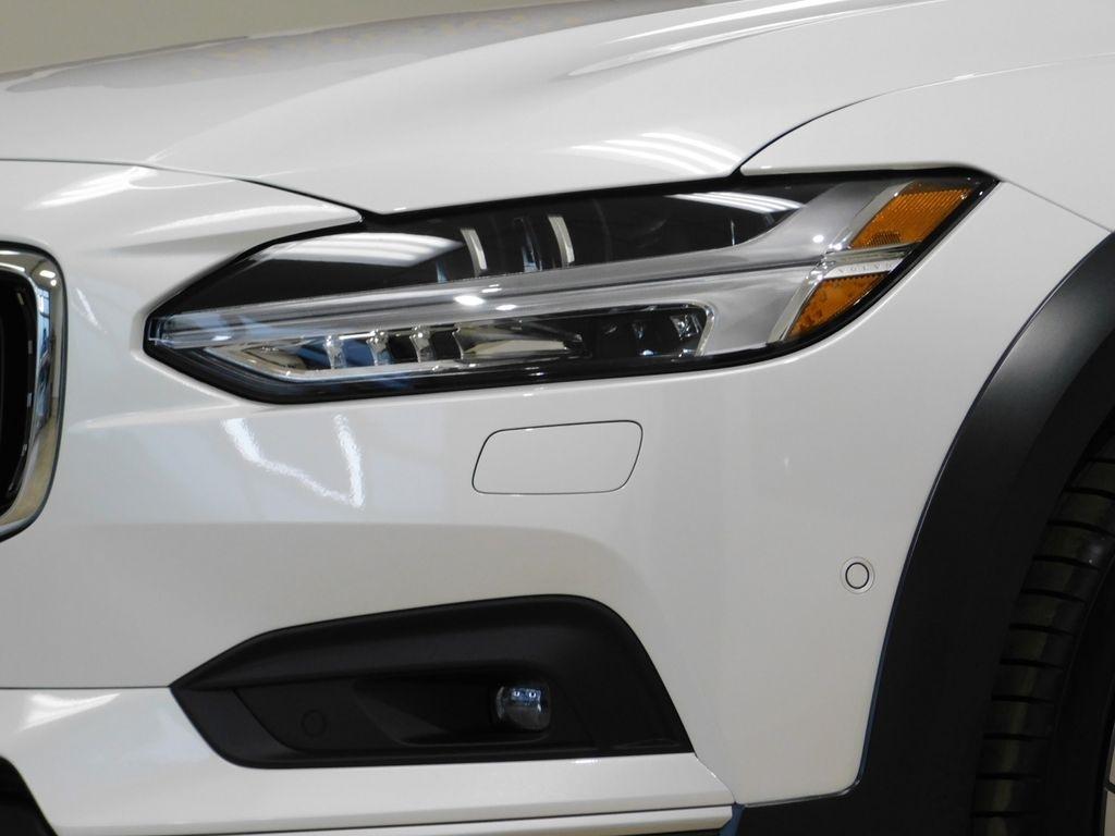 Volvo V90 Cross Country B6 Ultra 2026