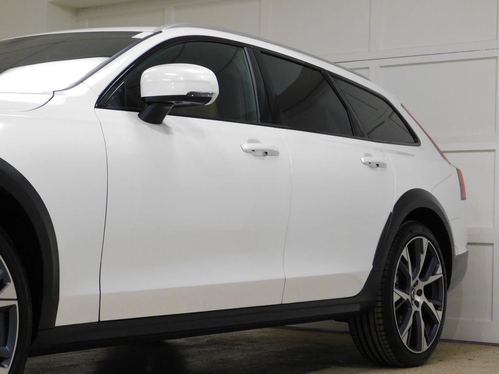 Volvo V90 Cross Country B6 Ultra 2026
