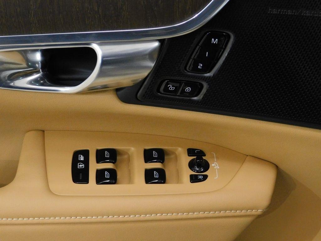 Volvo V90 Cross Country B6 Ultra 2026