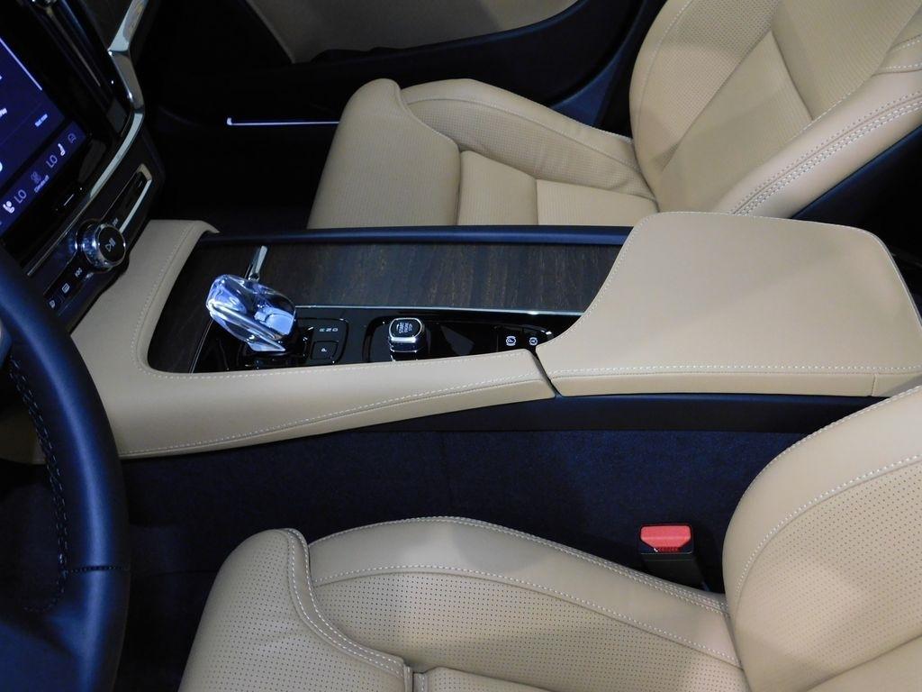 Volvo V90 Cross Country B6 Ultra 2026