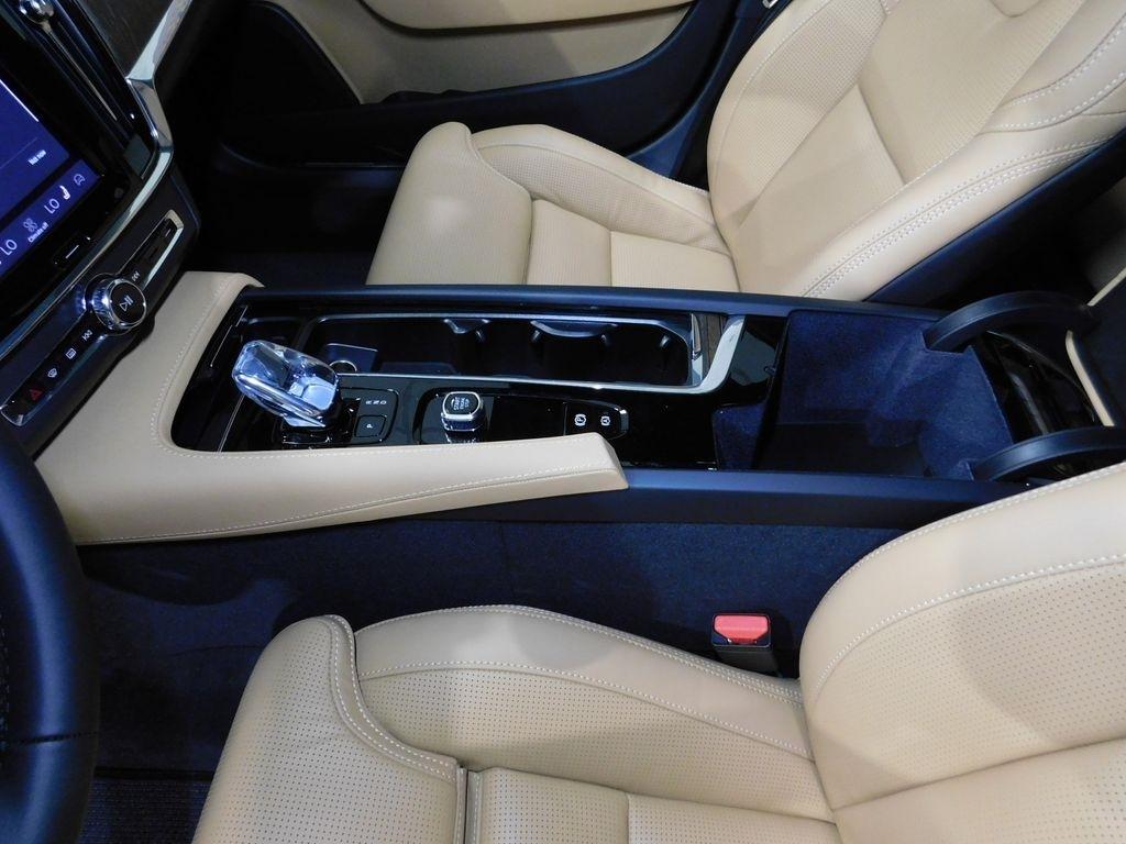 Volvo V90 Cross Country B6 Ultra 2026