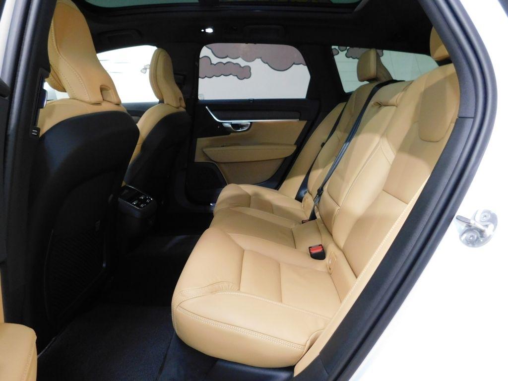 Volvo V90 Cross Country B6 Ultra 2026