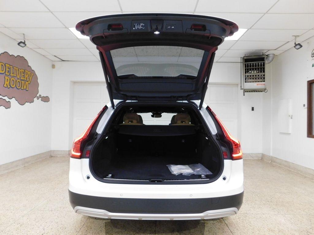 Volvo V90 Cross Country B6 Ultra 2026