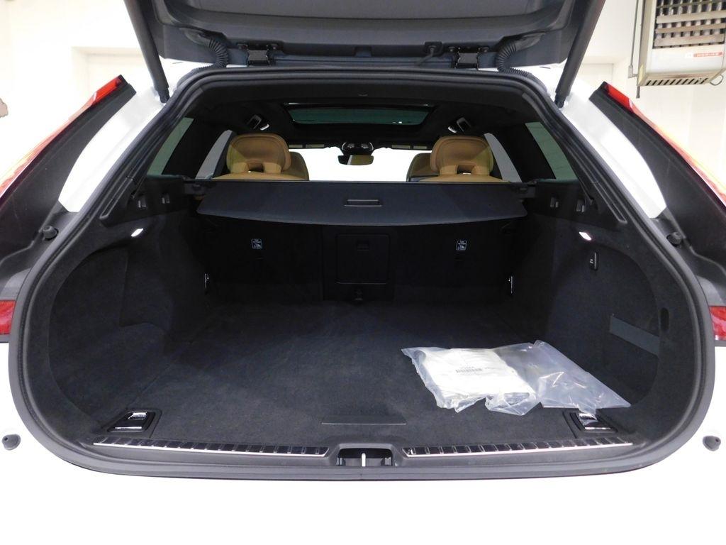 Volvo V90 Cross Country B6 Ultra 2026