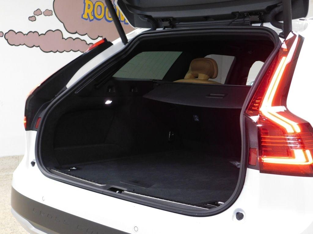 Volvo V90 Cross Country B6 Ultra 2026