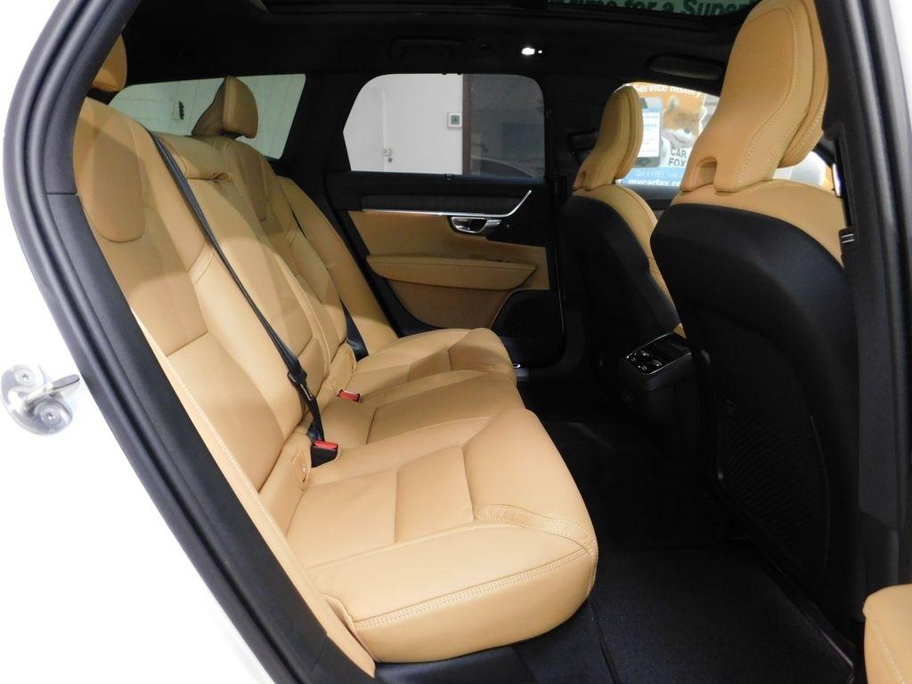 Volvo V90 Cross Country B6 Ultra 2026