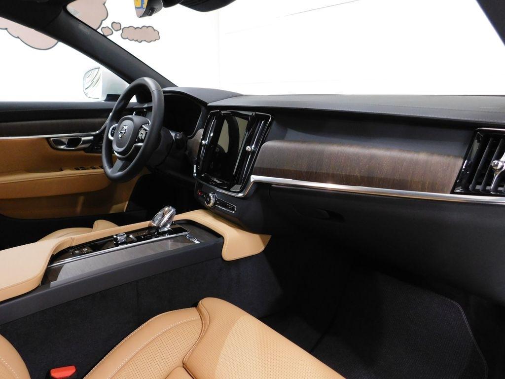 Volvo V90 Cross Country B6 Ultra 2026