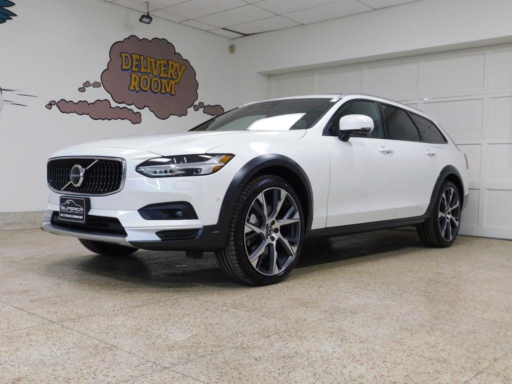 2026 Volvo V90 Cross Country B6 Ultra