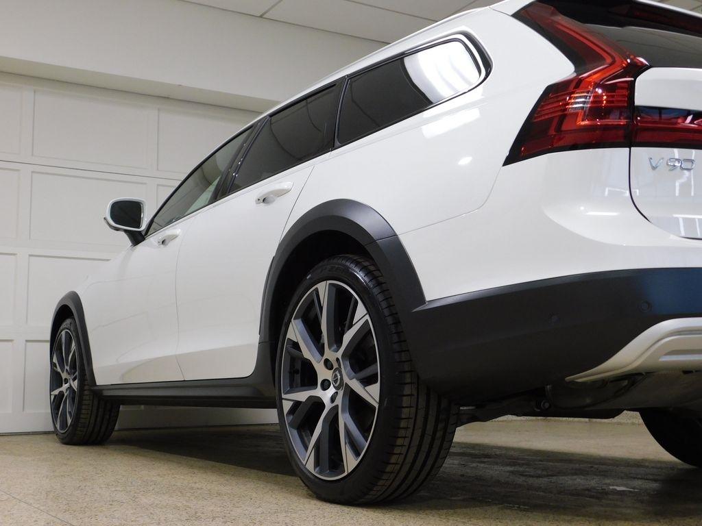Volvo V90 Cross Country B6 Ultra 2026