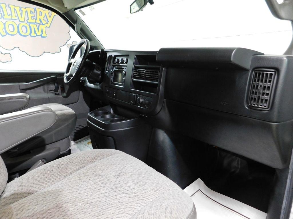 GMC Savana G2500 Cargo 2017