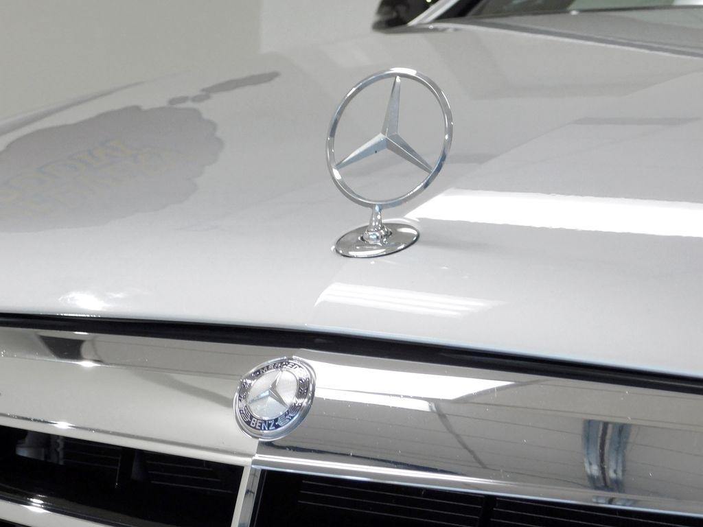 Mercedes-Benz E-Class E350 4MATIC Sedan 2013