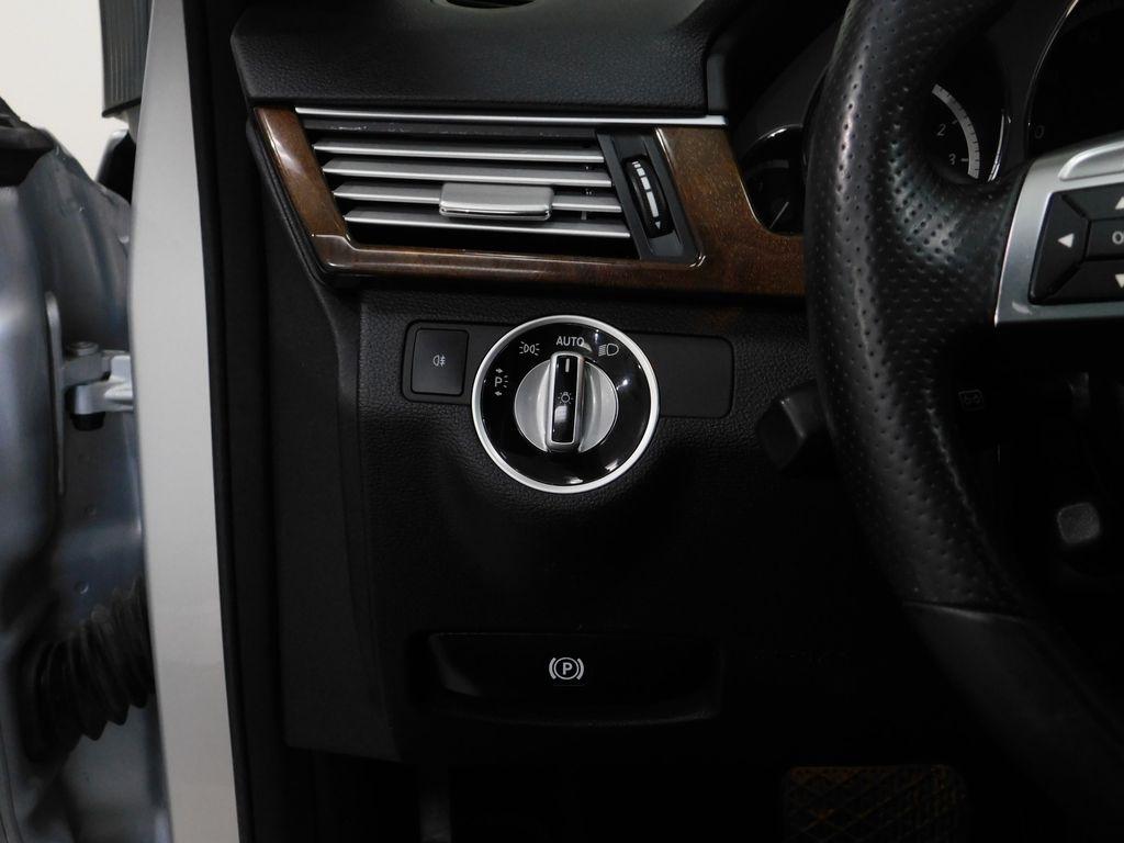 Mercedes-Benz E-Class E350 4MATIC Sedan 2013