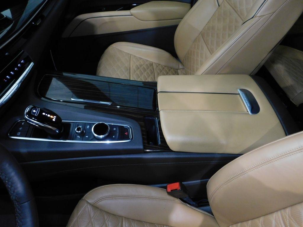 Cadillac Escalade Premium Luxury AWD 2024