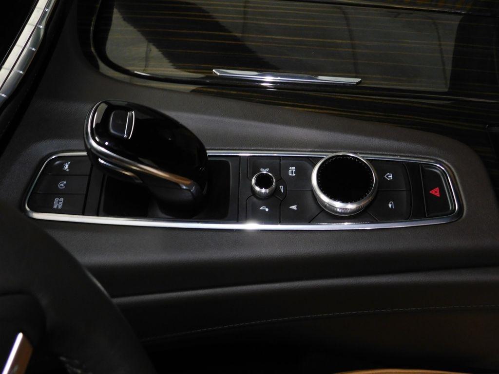 Cadillac Escalade Premium Luxury AWD 2024