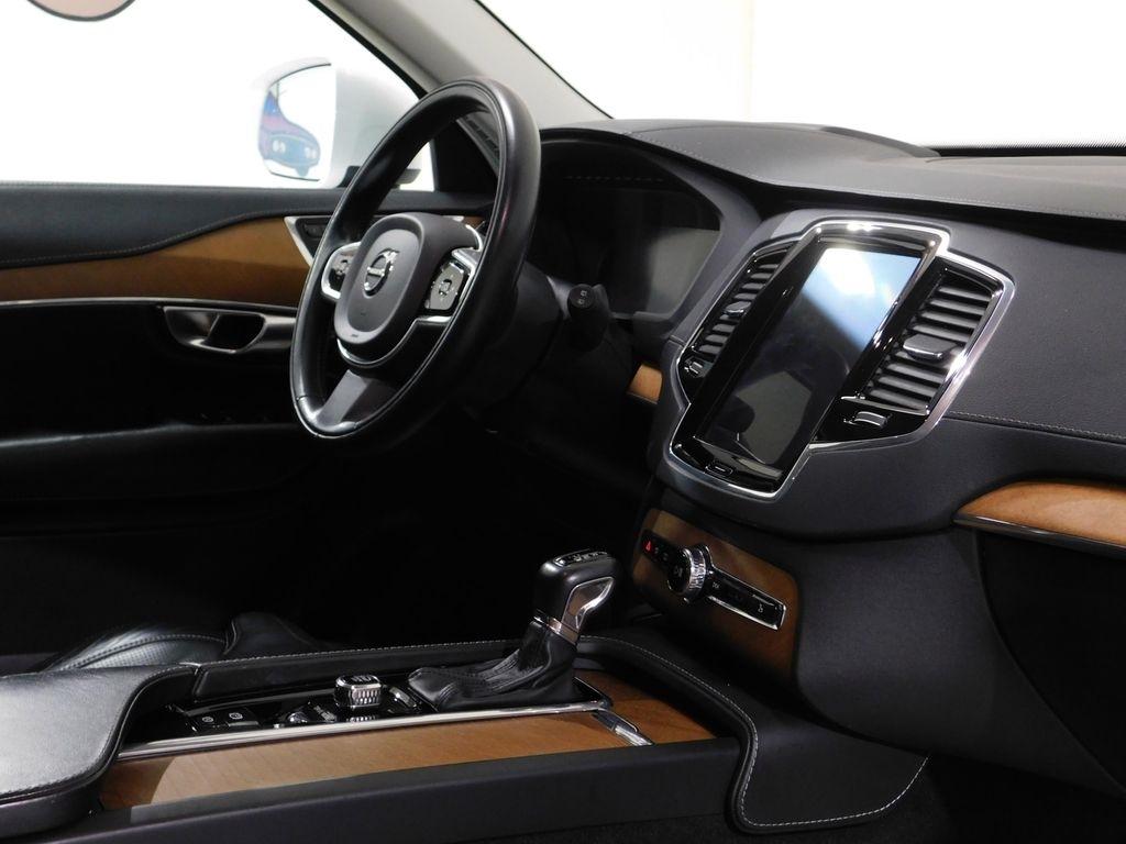 Volvo XC90  2019