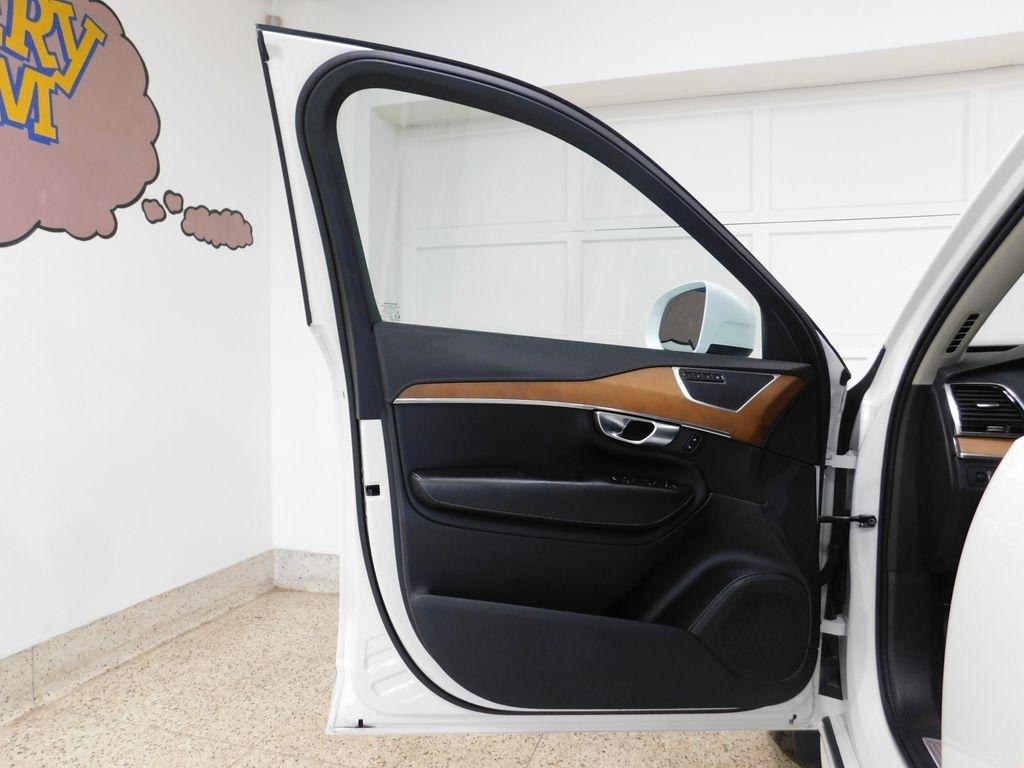 Volvo XC90  2019