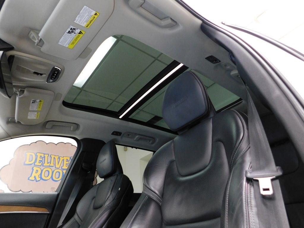 Volvo XC90  2019