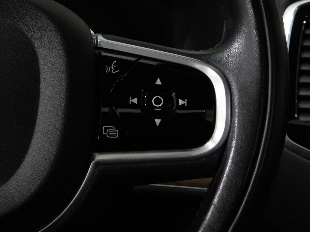 Volvo XC90  2019