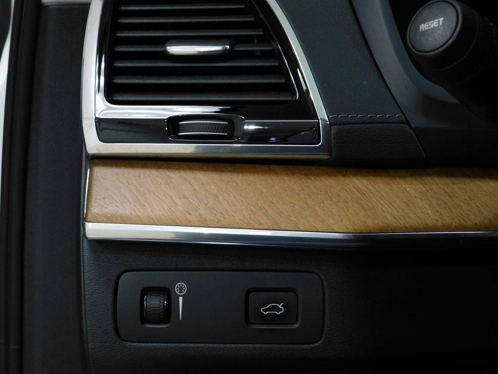 Volvo XC90  2019