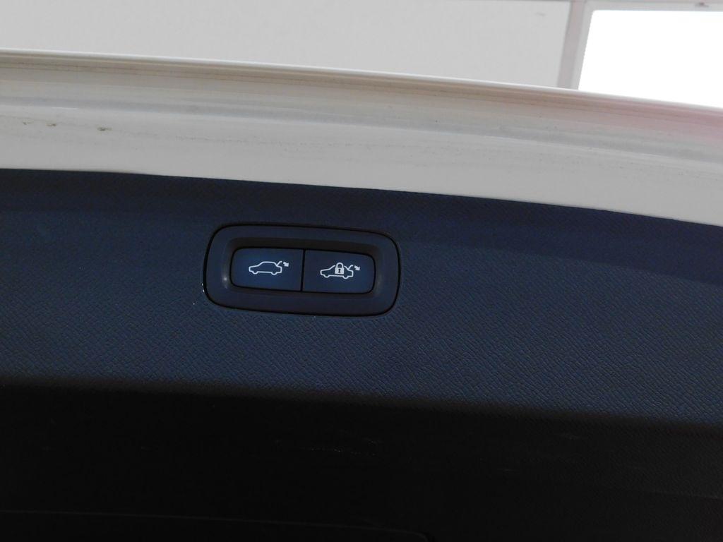Volvo XC90  2019