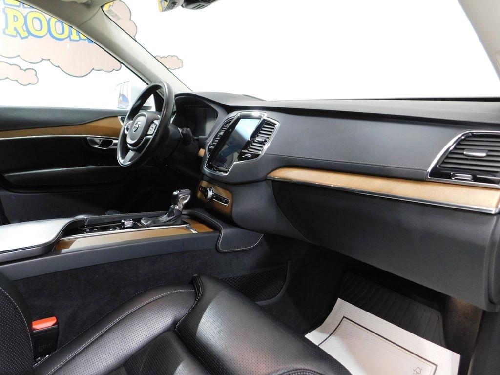 Volvo XC90  2019
