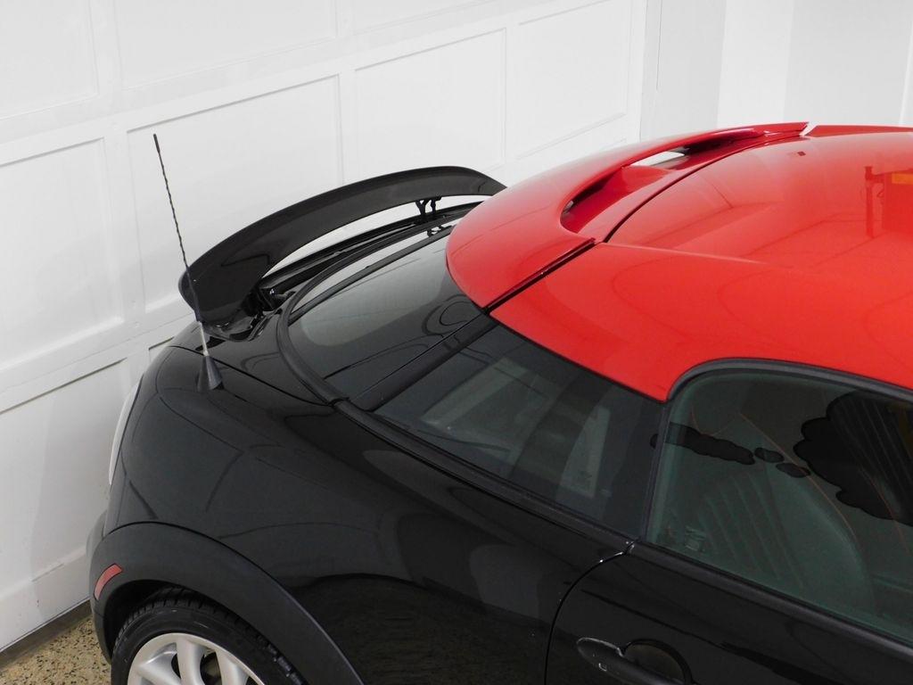 MINI John Cooper Works  2012