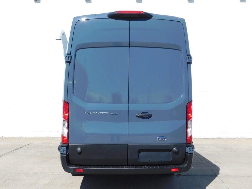 Ford Transit 250 Van High Roof w/Sliding Pass. 148-in. WB EL 2022