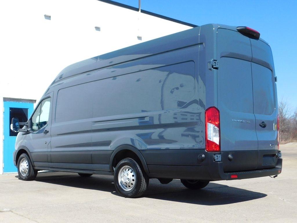 Ford Transit 250 Van High Roof w/Sliding Pass. 148-in. WB EL 2022