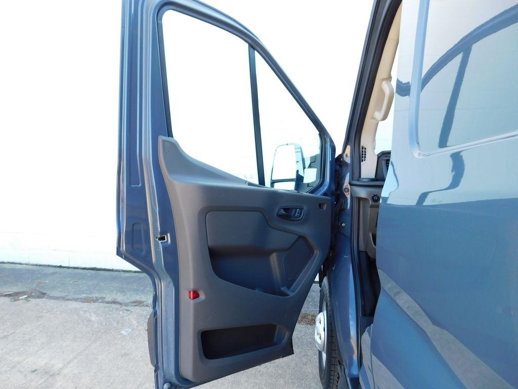 Ford Transit 250 Van High Roof w/Sliding Pass. 148-in. WB EL 2022