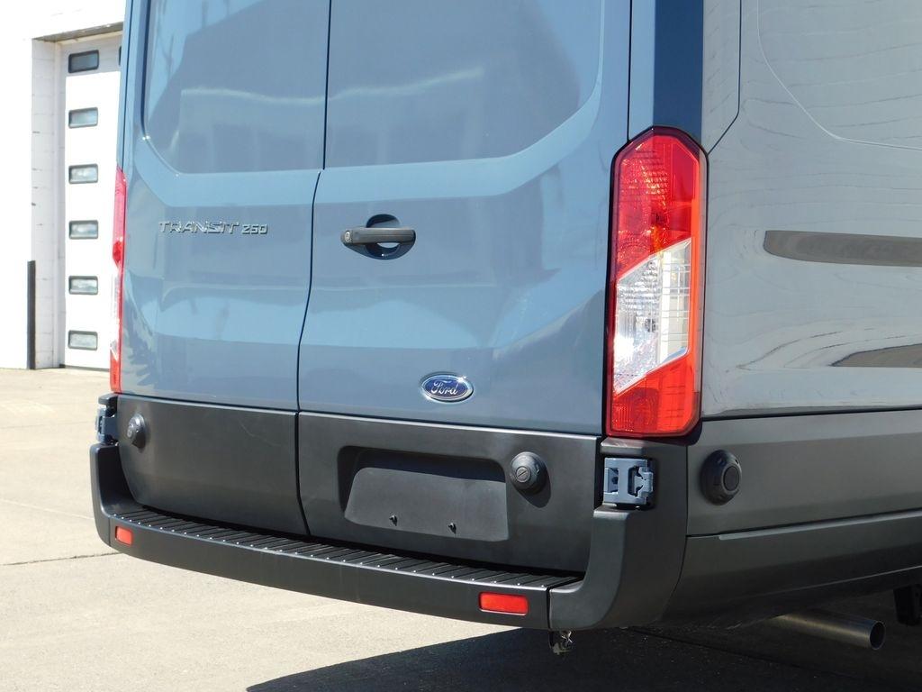 Ford Transit 250 Van High Roof w/Sliding Pass. 148-in. WB EL 2022