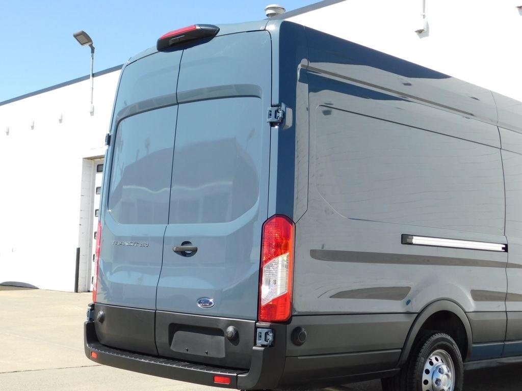 Ford Transit 250 Van High Roof w/Sliding Pass. 148-in. WB EL 2022
